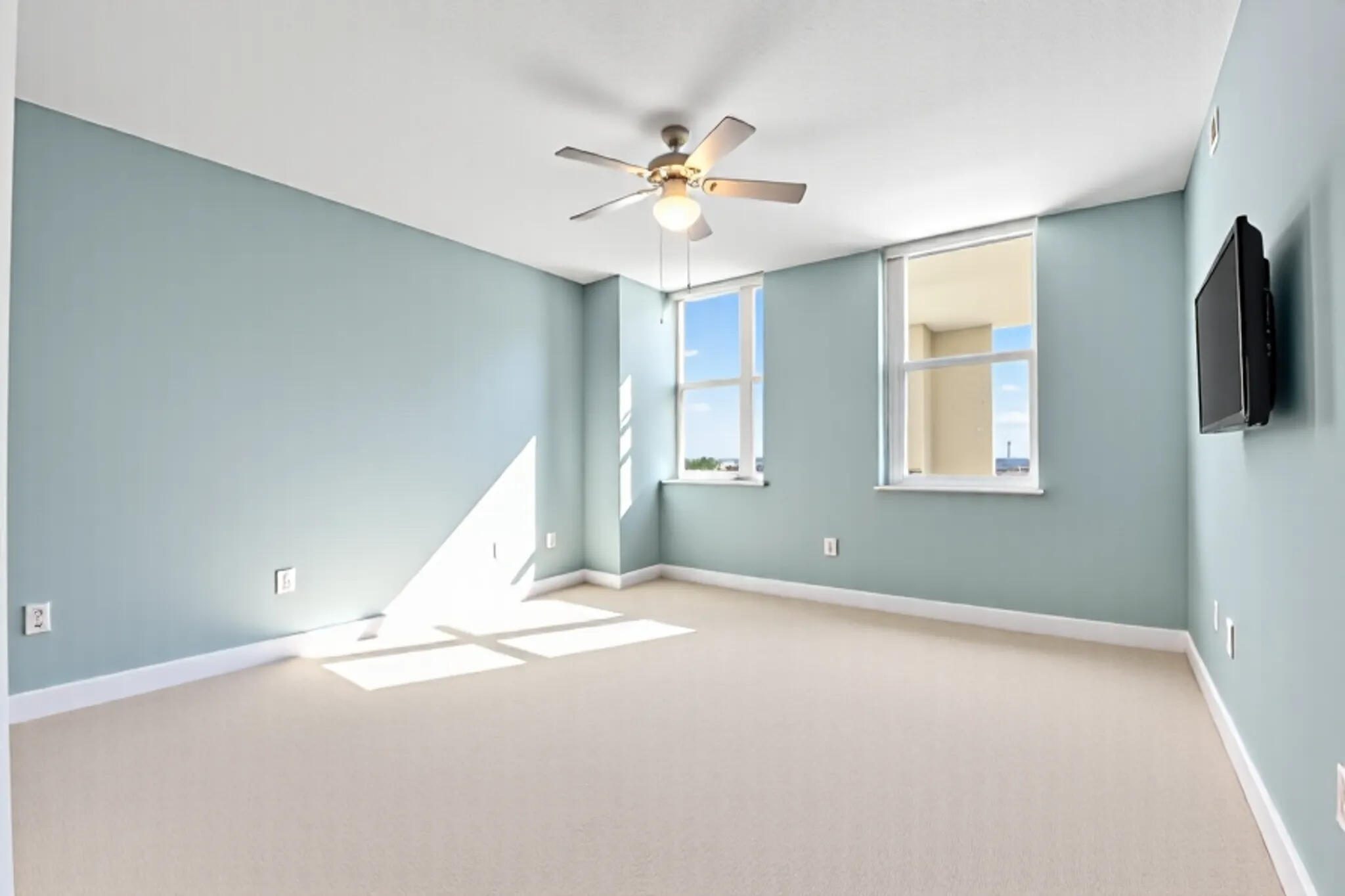 550 Okeechobee Boulevard, Unit 623 West Palm Beach, FL 33401 - Photo 30 of 121 Vacant Guest Bedroom