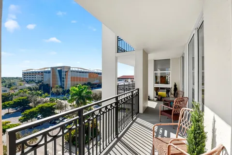 $999,000 | 550 Okeechobee Boulevard, Unit 623, West Palm Beach, FL 33401