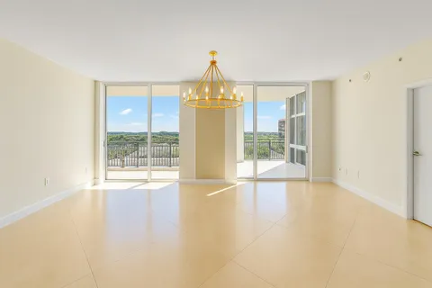$999,000 | 550 Okeechobee Boulevard, Unit 623, West Palm Beach, FL 33401