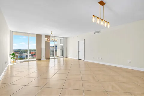 $999,000 | 550 Okeechobee Boulevard, Unit 623, West Palm Beach, FL 33401