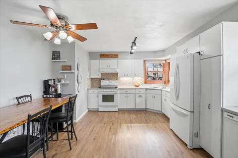 $269,000 | 908 Barnhart Court, Zion, IL 60099