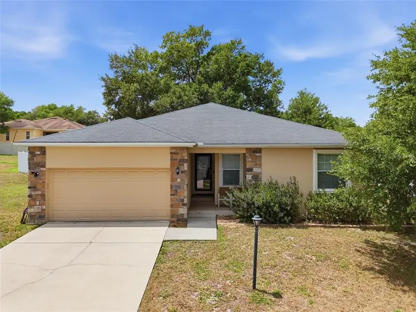 $315,000 | 306 Stone Point Lane, Lady Lake, FL 32159