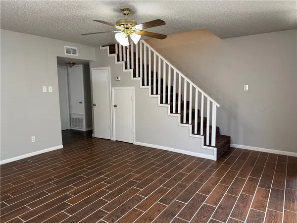 $1,095 | 4109 Elvira Drive, Unit B, Corpus Christi, TX 78416