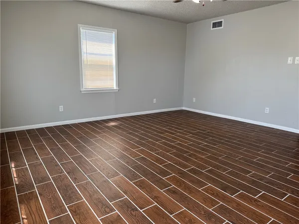 $1,095 | 4109 Elvira Drive, Unit B, Corpus Christi, TX 78416