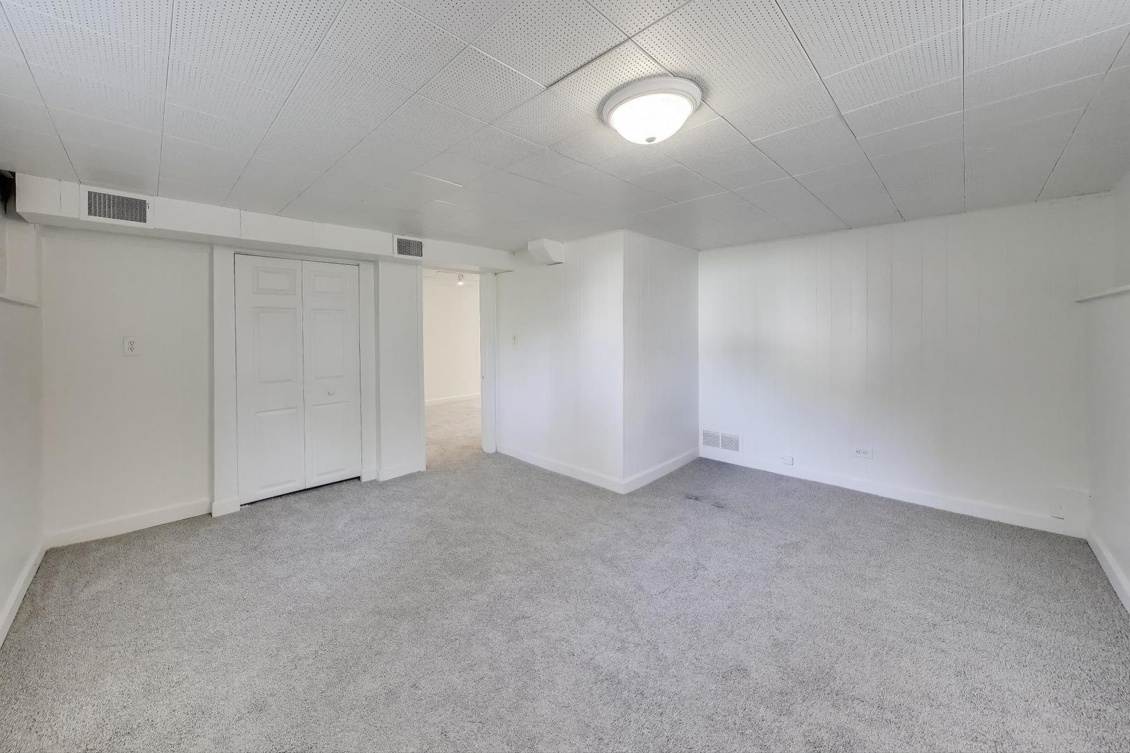 421 East Indiana Street Wheaton, IL 60187 - Photo 19 of 37 a view of an empty room