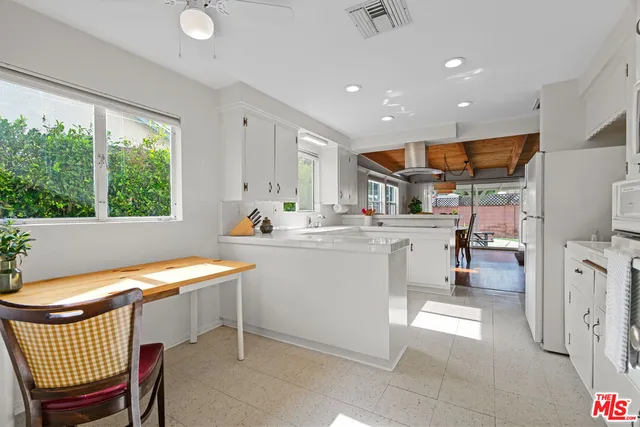 $890,000 | 6859 Langdon Avenue, Van Nuys, CA 91406