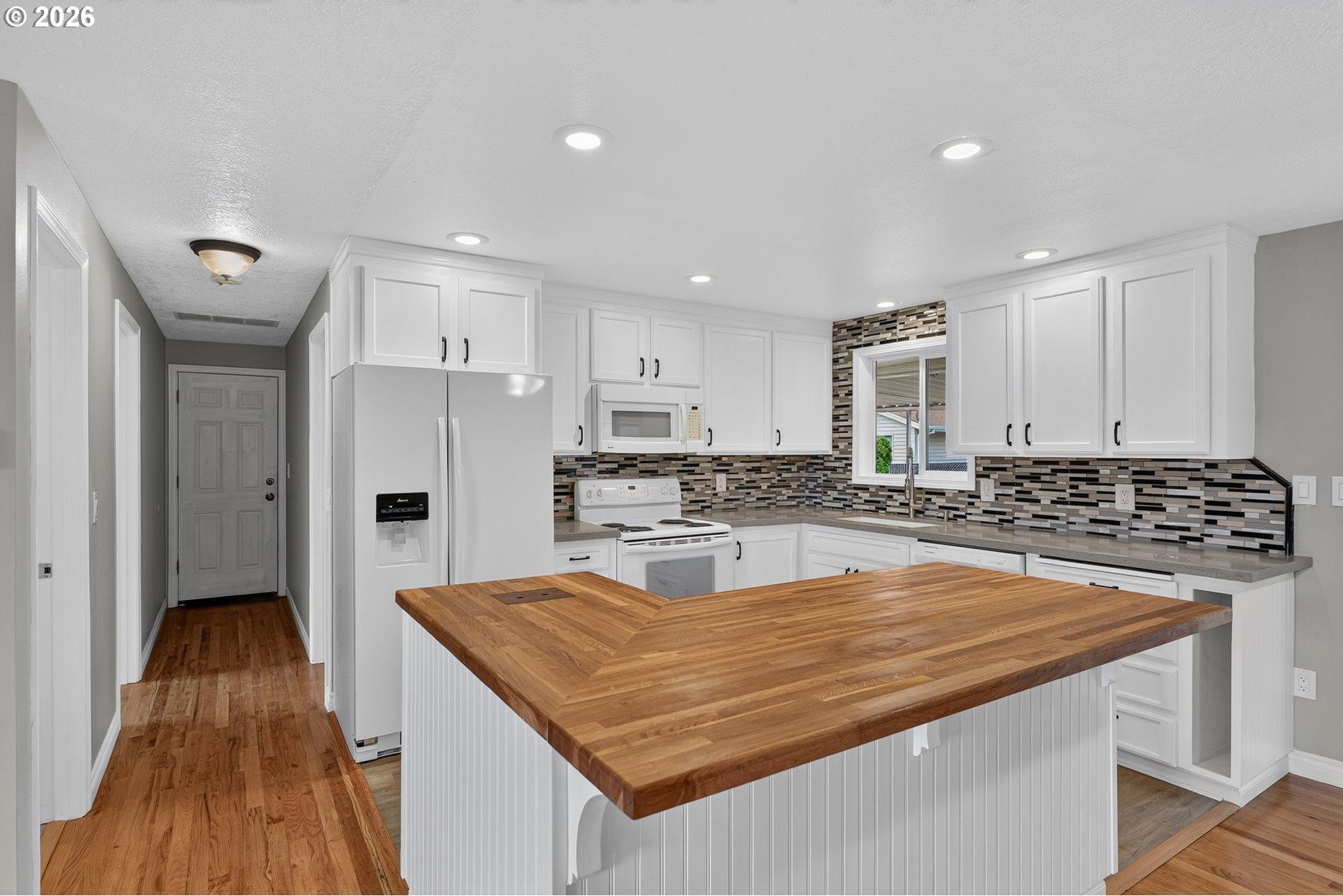 1845 Sallal Road Woodburn, OR 97071 - Photo 8 of 27 Gallery Image 8