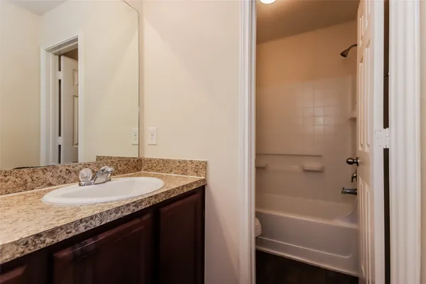 $2,100 | 2411 High Island Way, Houston, TX 77073