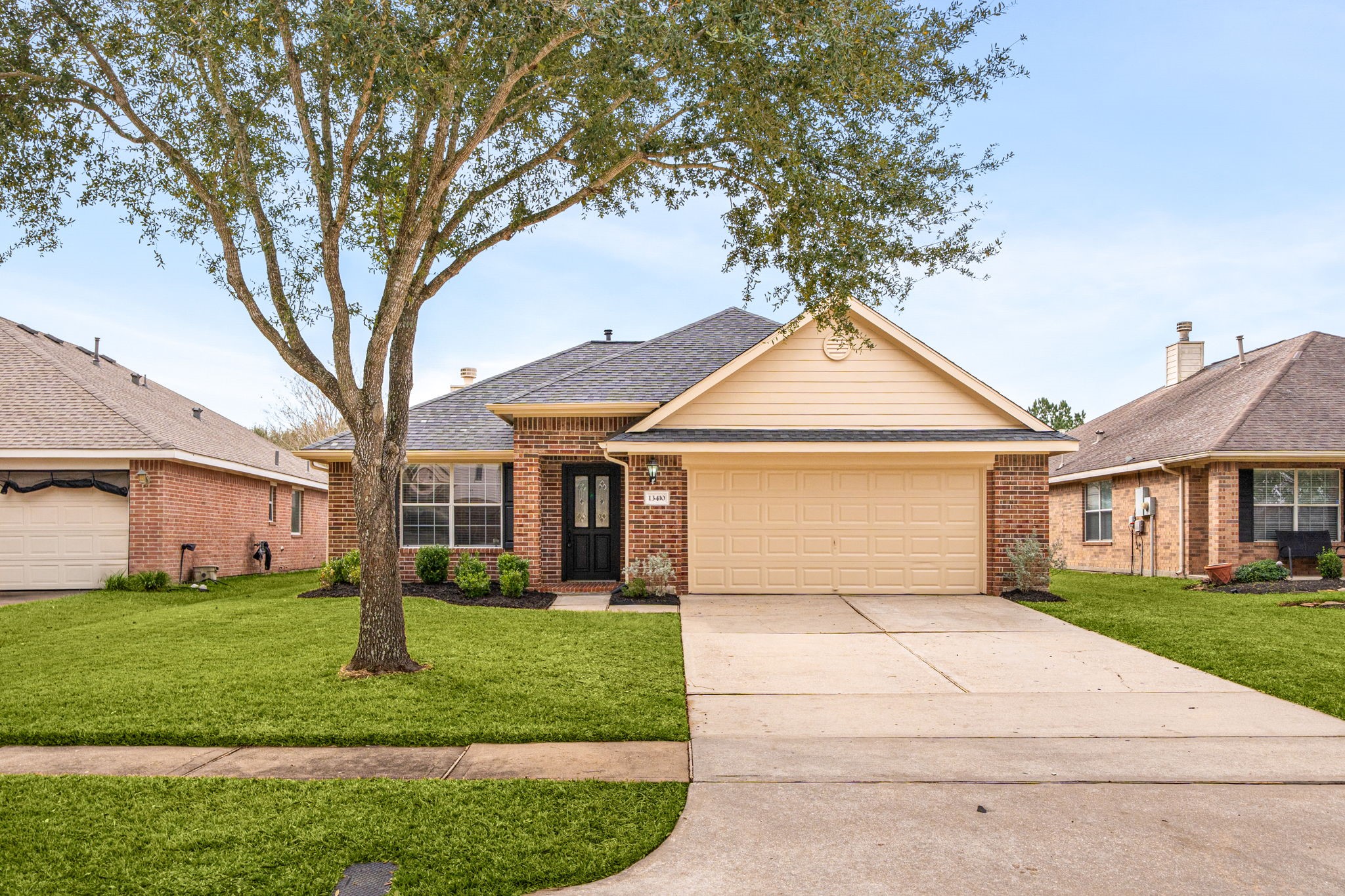 13410 Baron Hill Lane Rosharon, TX 77583 - Photo 3 of 40 front view of house with a yard