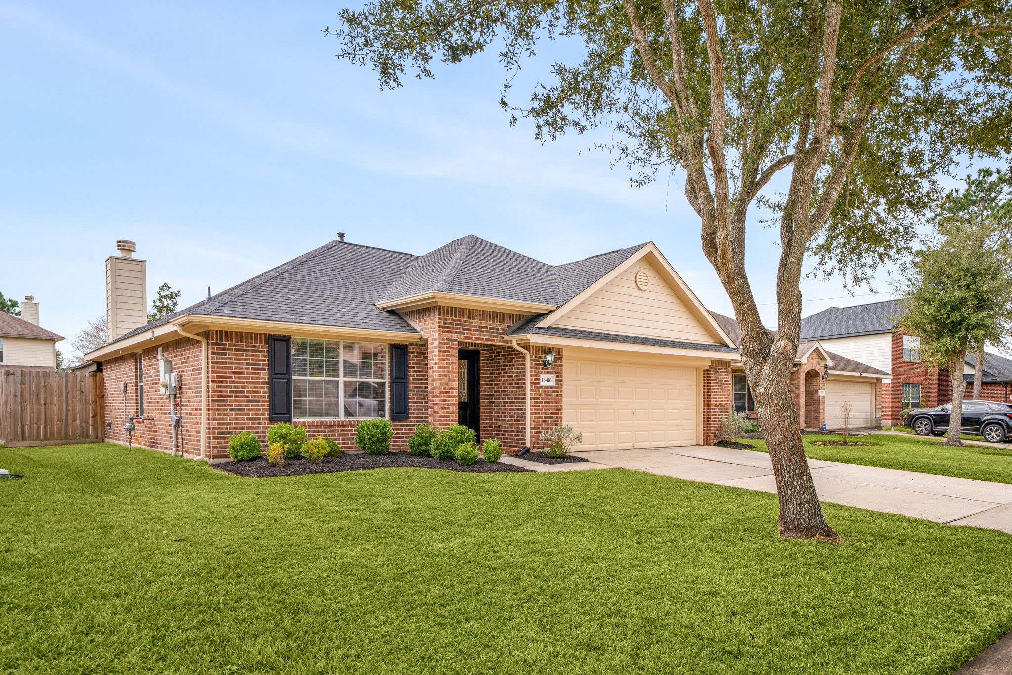13410 Baron Hill Lane Rosharon, TX 77583 - Photo 4 of 40 a front view of house with yard and green space