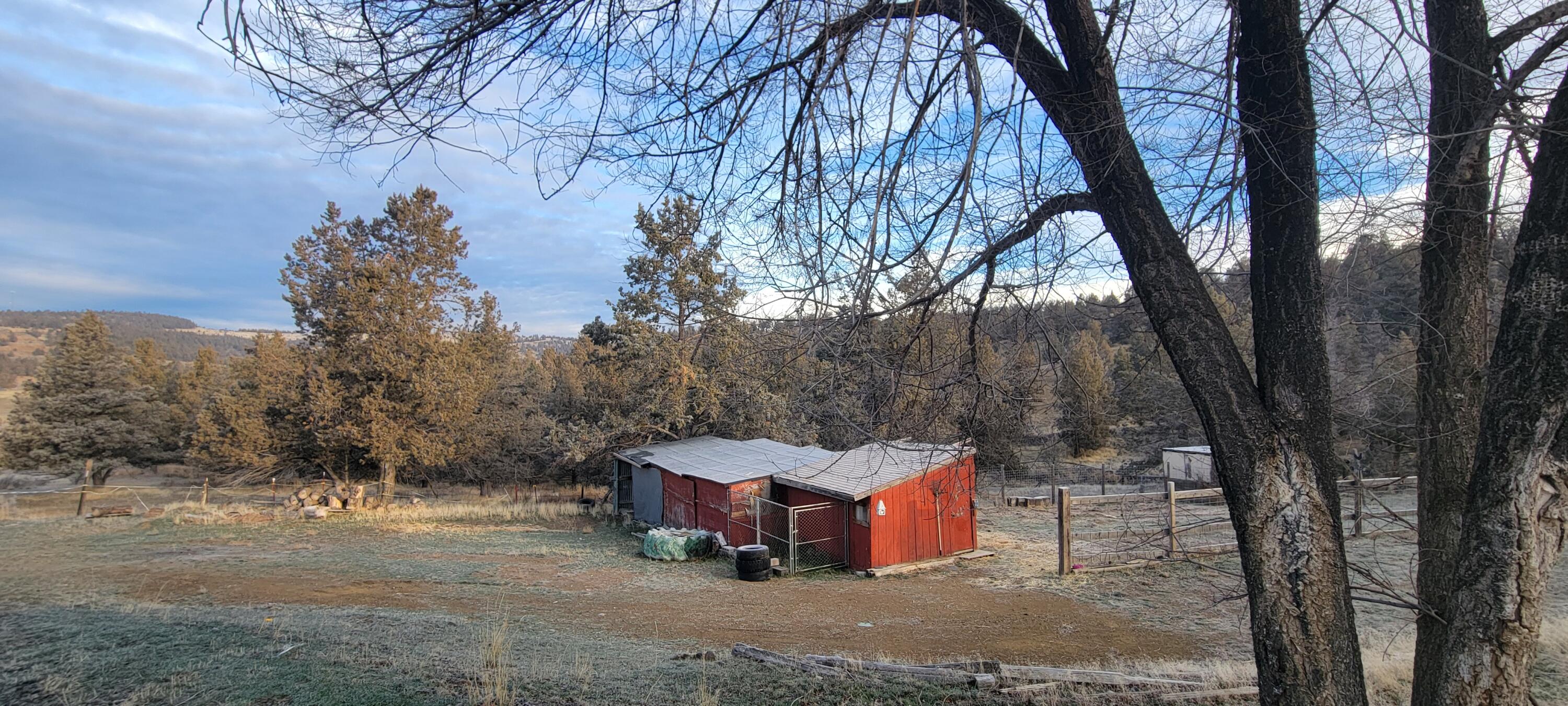7467 Harpold Road Klamath Falls, OR 97603 - Photo 7 of 35 20251204_083147