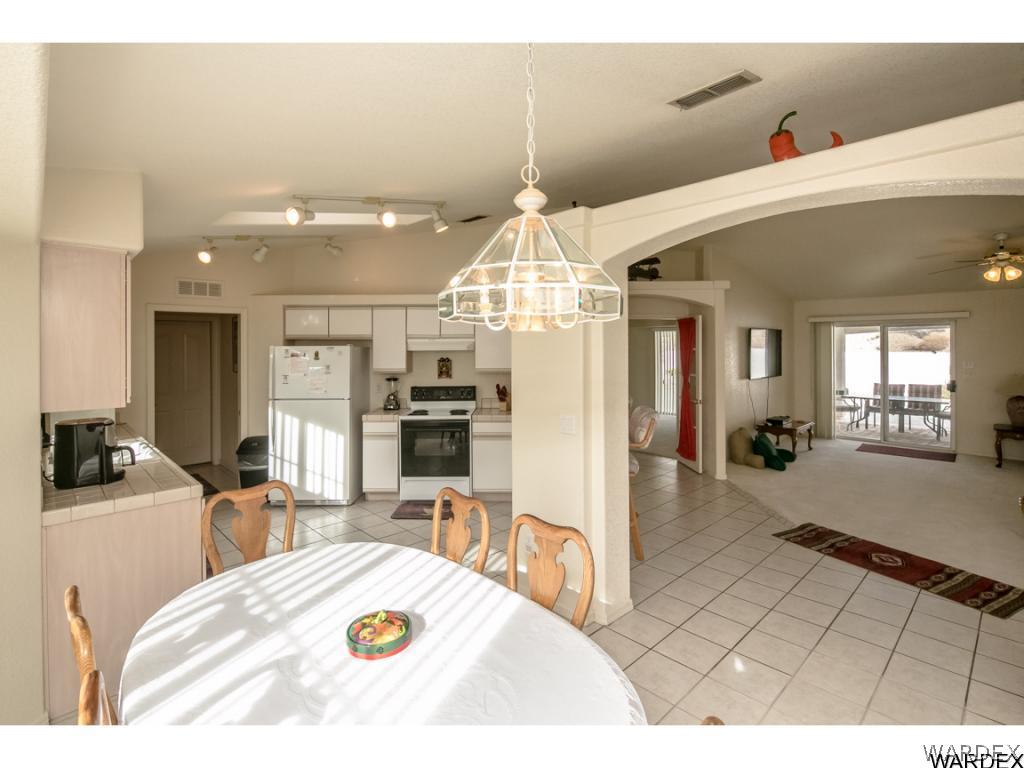1925 Ranchito Drive Lake Havasu City, AZ 86404 - Photo 11 of 36