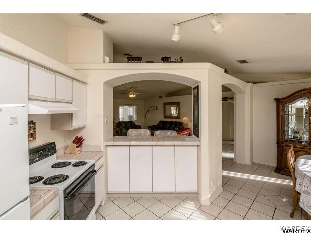 1925 Ranchito Drive Lake Havasu City, AZ 86404 - Photo 13 of 36