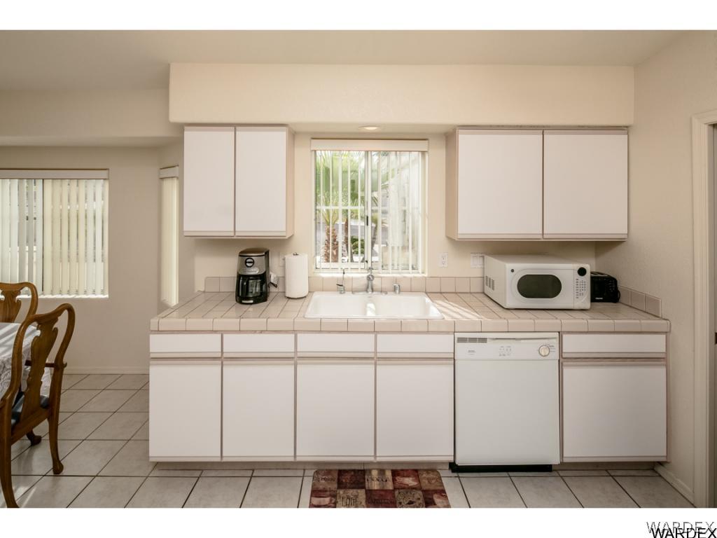 1925 Ranchito Drive Lake Havasu City, AZ 86404 - Photo 14 of 36