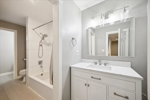 $649,000 | 2413 Kingston Street, Houston, TX 77019