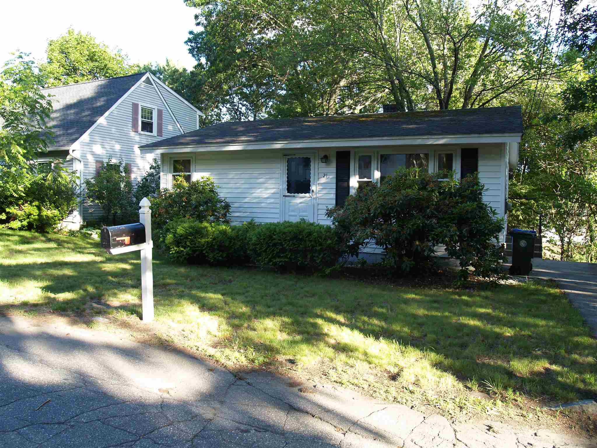 21 Fox Street Manchester, NH 03103 - Photo 2 of 11 Gallery Image 2
