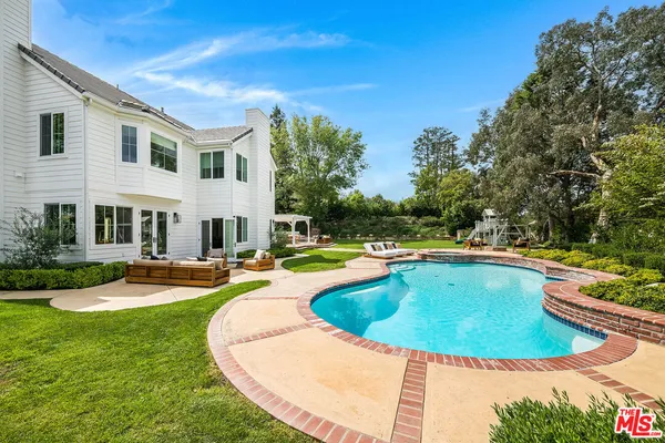 $4,350,000 | 24049 Chestnut Way, Calabasas, CA 91302