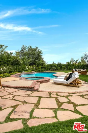 $4,350,000 | 24049 Chestnut Way, Calabasas, CA 91302