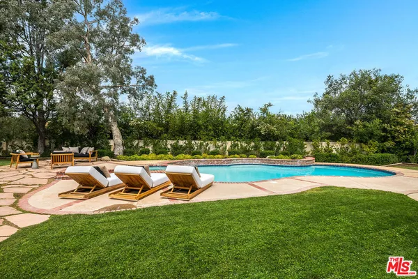 $4,350,000 | 24049 Chestnut Way, Calabasas, CA 91302