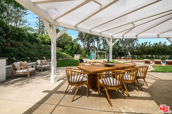 $4,350,000 | 24049 Chestnut Way, Calabasas, CA 91302
