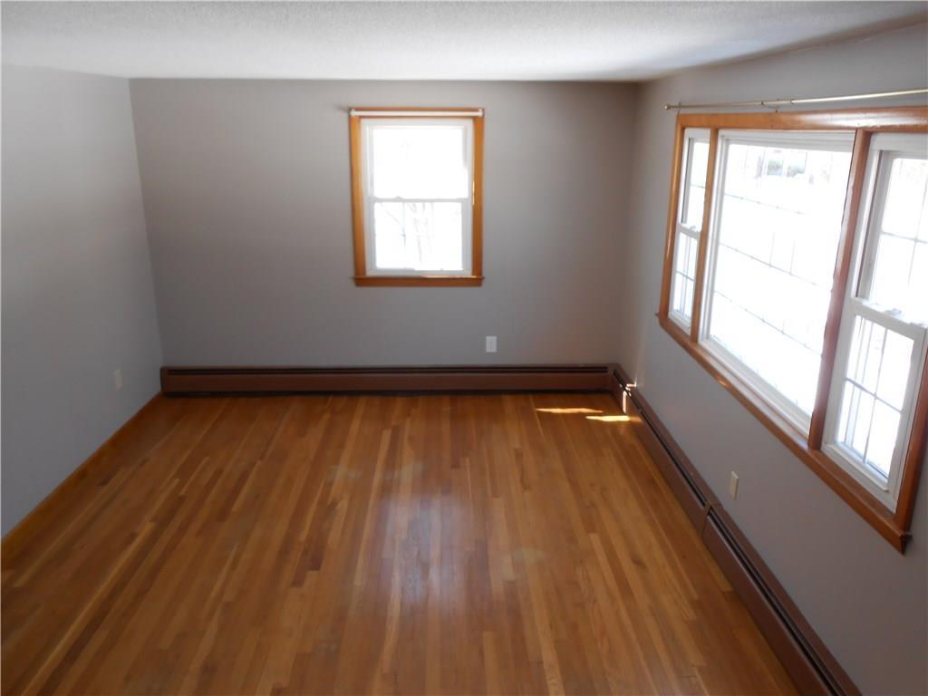 28 Mayflower Road Westbrook, ME 04092 - Photo 4 of 30 Living room