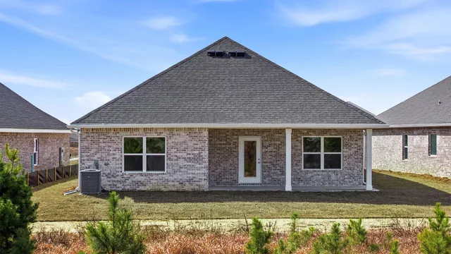 $378,400 | 16 Gray Owl Drive, Freeport, FL 32439