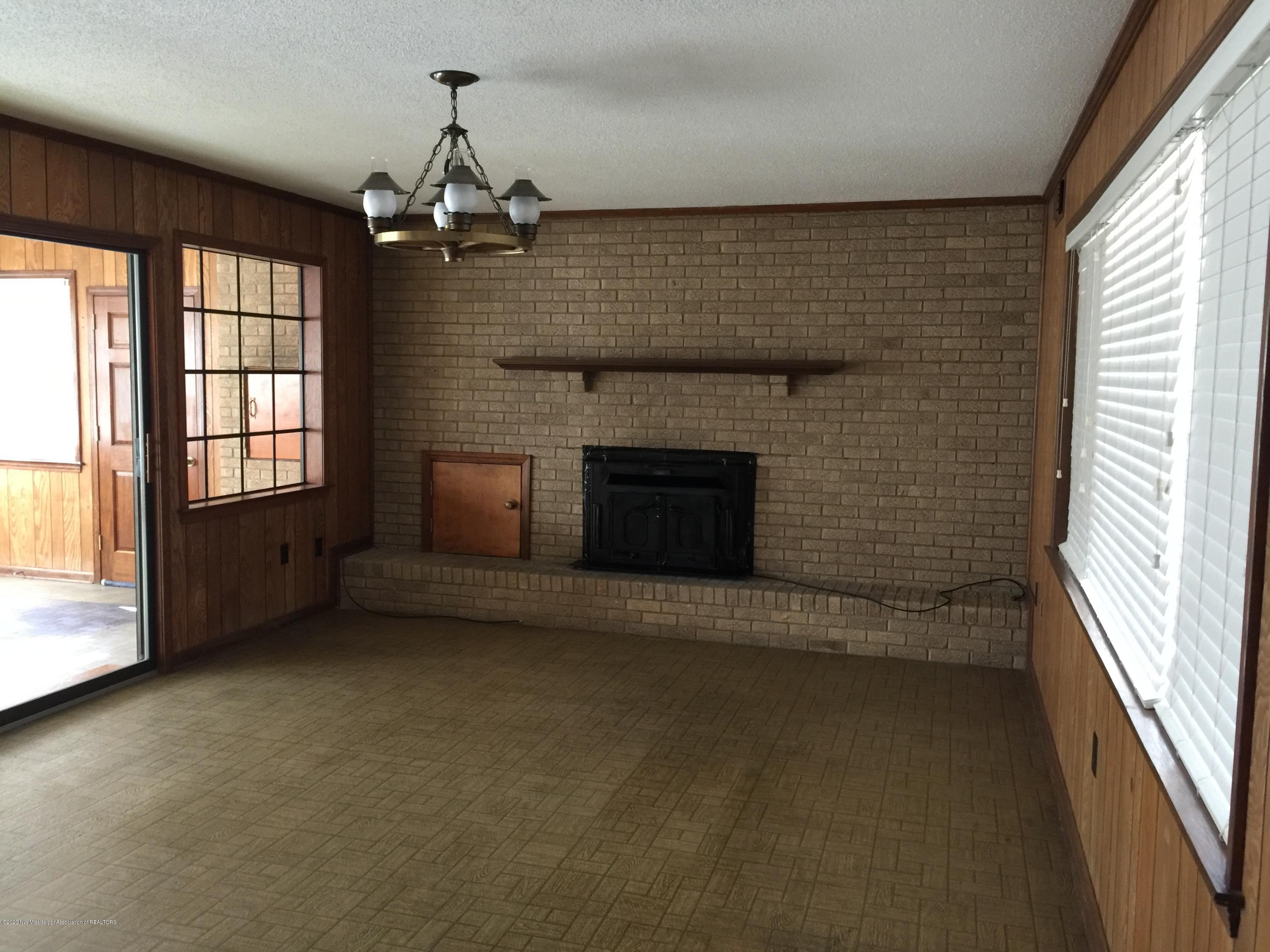1985 Holly Springs Road Hernando, MS 38632 - Photo 8 of 28 D1026DDA-CA15-4CC4-9FAF-34564C93894F