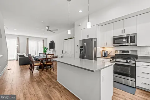 $677,225 | 3107 Sunrise Walk, Philadelphia, PA 19125