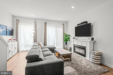 $677,225 | 3107 Sunrise Walk, Philadelphia, PA 19125