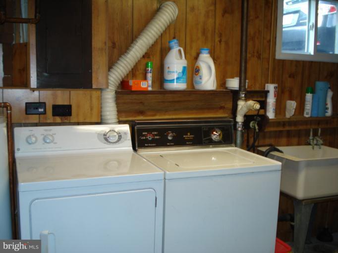 106 Tapawingo Road Southeast Vienna, VA 22180 - Photo 2 of 22 Interior (General)