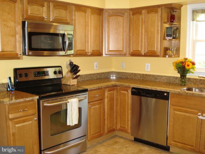 106 Tapawingo Road Southeast Vienna, VA 22180 - Photo 14 of 22 Kitchen