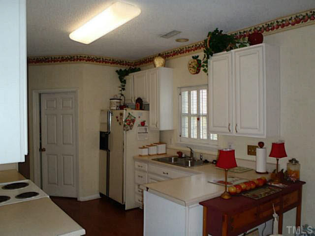 5832 Solitude Way Durham, NC 27713 - Photo 7 of 20 Kitchen