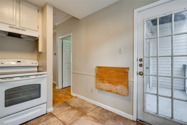 $1,400 | 715 West 22 1/2 Street, Unit 205, Austin, TX 78705