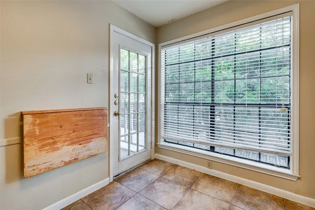 $1,400 | 715 West 22 1/2 Street, Unit 205, Austin, TX 78705