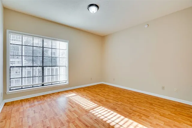 $1,400 | 715 West 22 1/2 Street, Unit 205, Austin, TX 78705