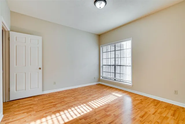 $1,400 | 715 West 22 1/2 Street, Unit 205, Austin, TX 78705