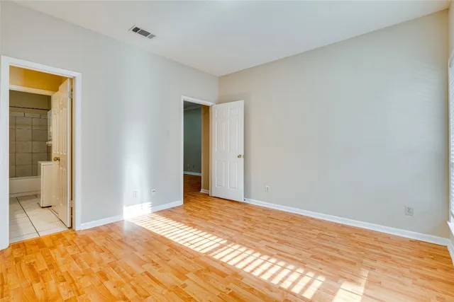 $1,400 | 715 West 22 1/2 Street, Unit 205, Austin, TX 78705