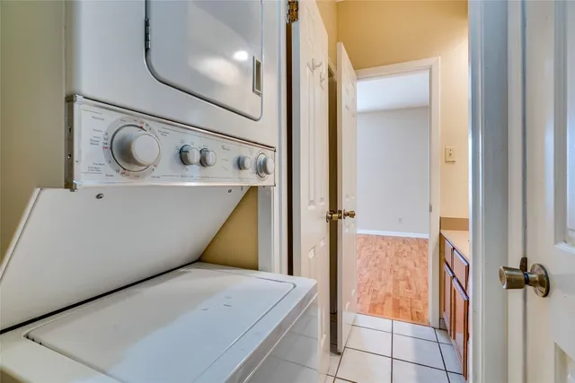 $1,400 | 715 West 22 1/2 Street, Unit 205, Austin, TX 78705