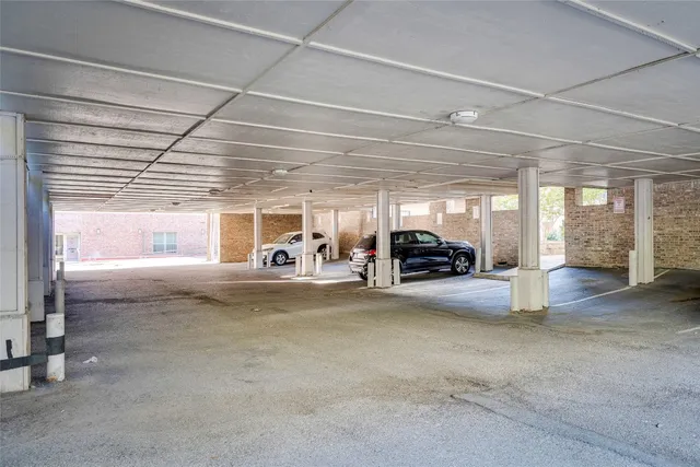 $1,400 | 715 West 22 1/2 Street, Unit 205, Austin, TX 78705