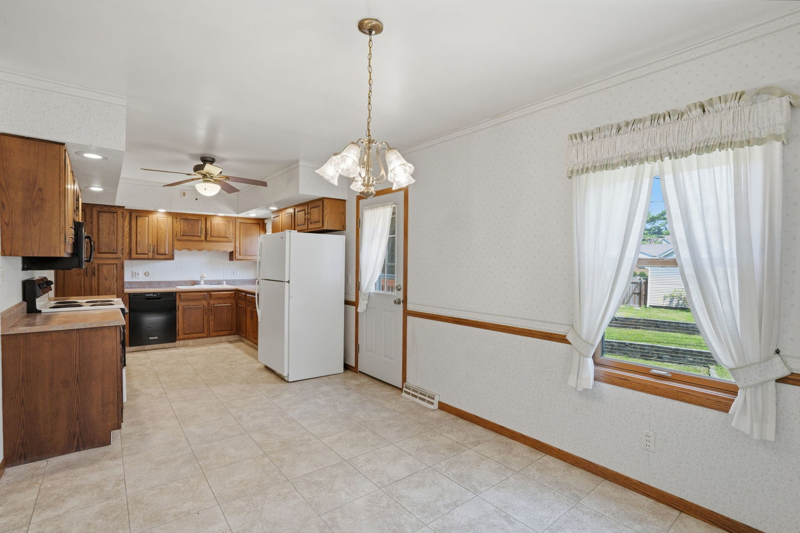 3002 15th Street Moline, IL 61265 - Photo 8 of 25