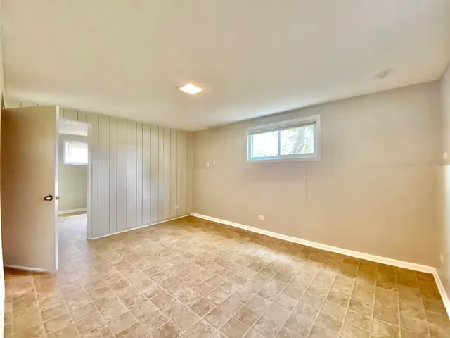 $189,000 | 332 Gentry Street, Park Forest, IL 60466