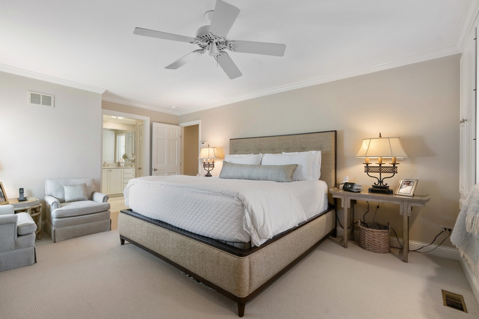 280 Sylvan Road Glencoe, IL 60022 - Photo 19 of 45 a bed room with a bed and furniture