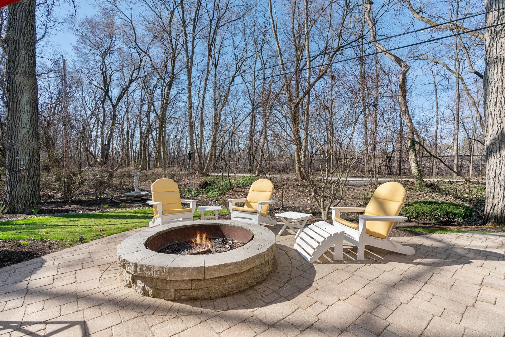 280 Sylvan Road Glencoe, IL 60022 - Photo 38 of 45 a view of outdoor sitting area with furniture and garden