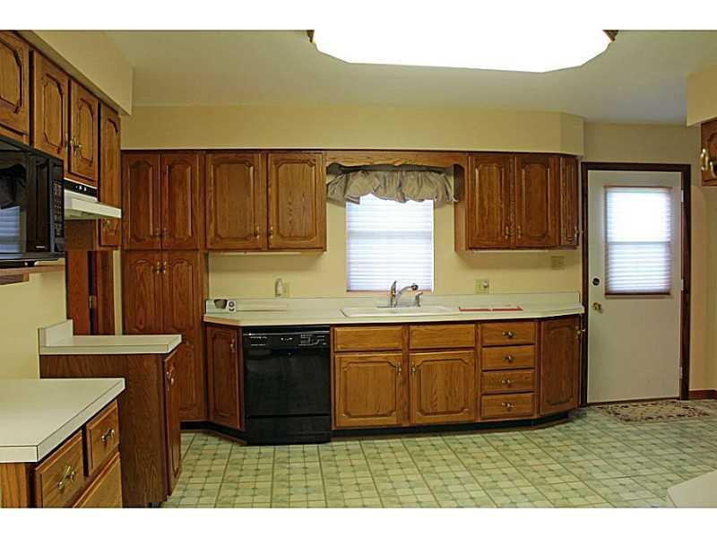 4352 Grange Hall Road Springfield, OH 45504 - Photo 4 of 19