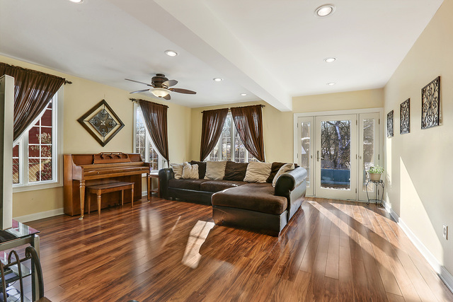 1713 Dundee Road Northbrook, IL 60062 - Photo 3 of 15