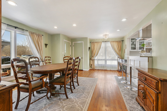 1713 Dundee Road Northbrook, IL 60062 - Photo 9 of 15