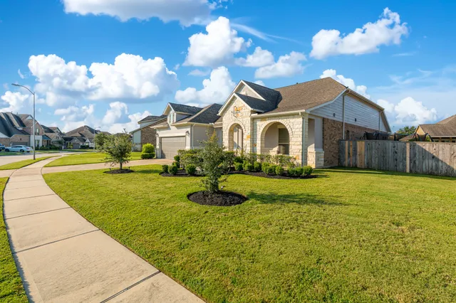 $860,000 | 25403 Angelwood Springs Lane, Tomball, TX 77375