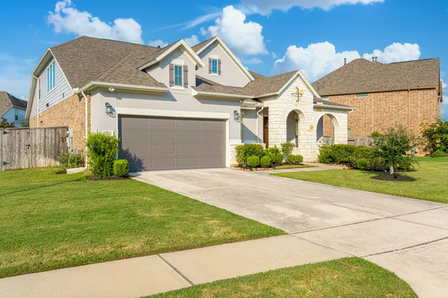 $860,000 | 25403 Angelwood Springs Lane, Tomball, TX 77375