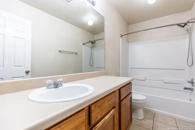 $1,100 | 10711 Mathom Landing, Unit 3, Universal City, TX 78148
