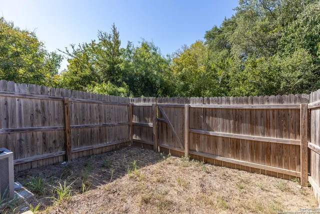 $1,200 | 10711 Mathom Landing, Unit 3, Universal City, TX 78148